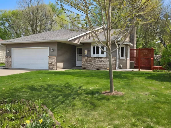 1830 Walnut Ln, Eagan, MN 55122