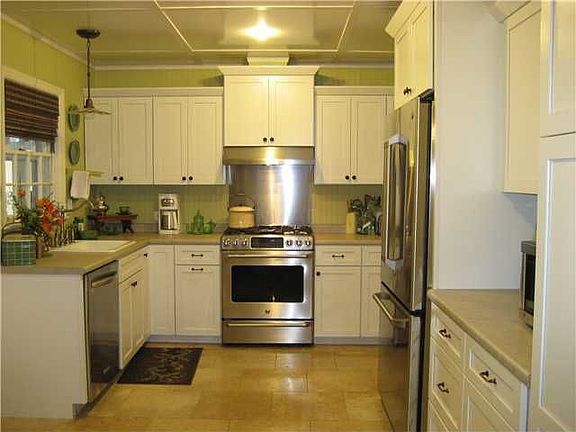 2nd image of 4335 Charleswood Ave