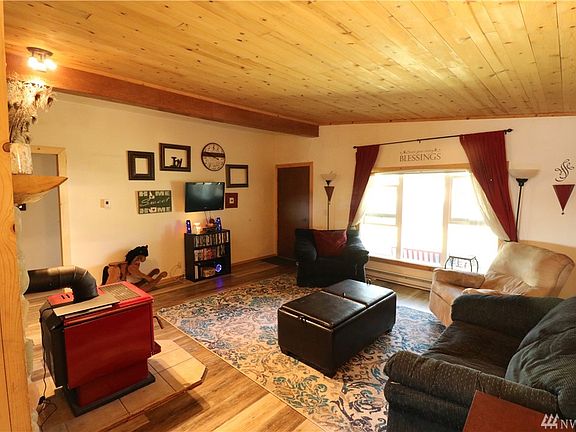 4th image of 403 Ironwood St