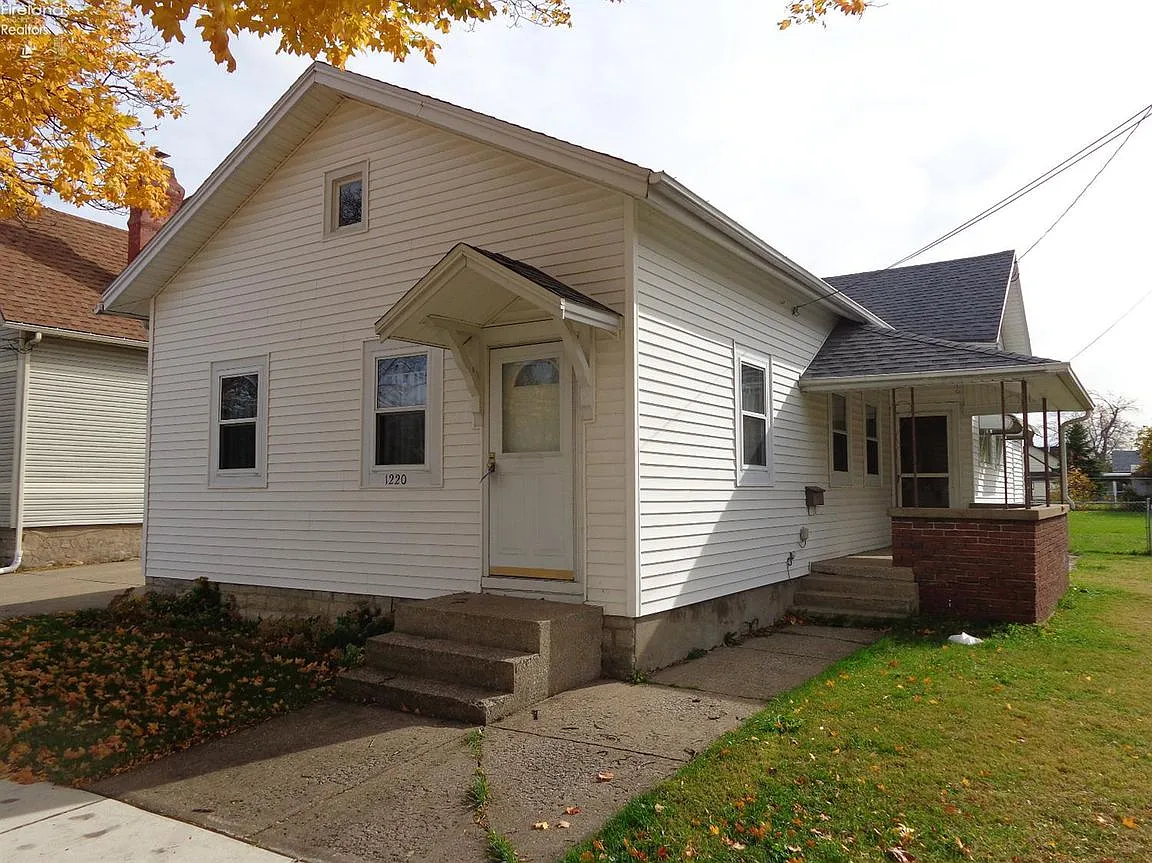 1220 W Madison St photo 1