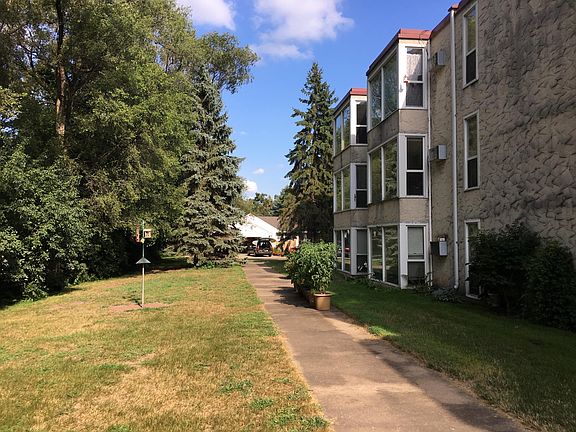 2nd image of 405 10th Ave N APT 204