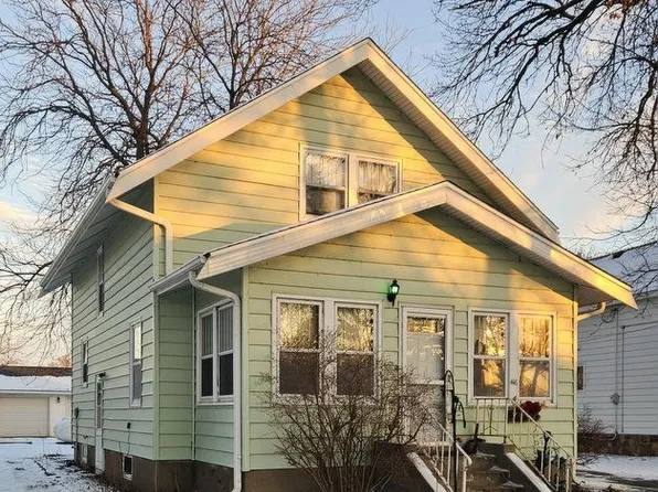 416 W 3rd St, Graceville, MN 56240