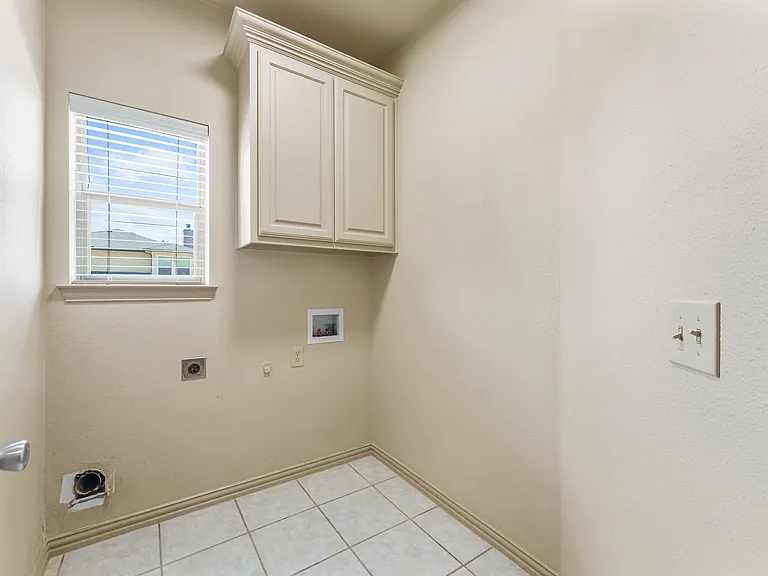 511 Mariner Dr — Photo 24