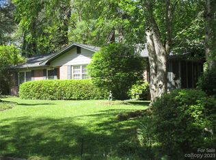 114 Balsam Rd, Hendersonville, NC 28792