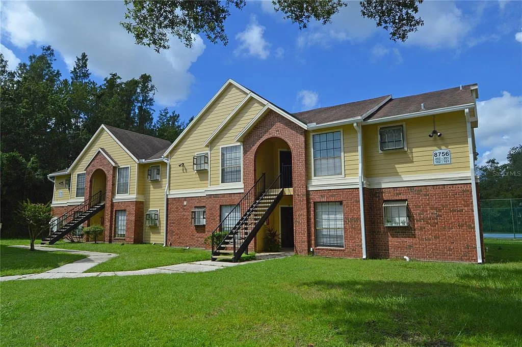 1 bed, 1.0 bath, 844 sqft, $2,000 — Photo 1