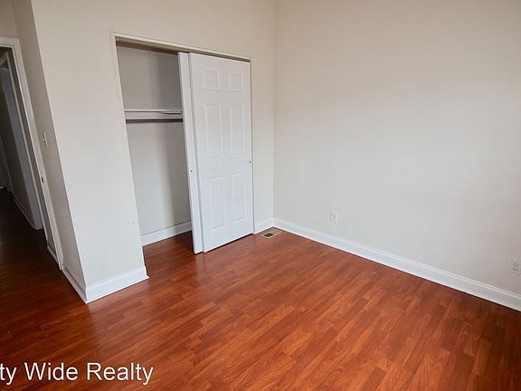 5th image of 989 N Marshall St #1