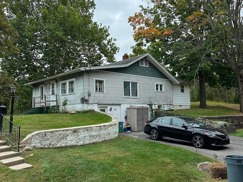 1st image of 421 Parkwood St