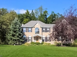 3 Hartley Ct, Milford, NJ 08848