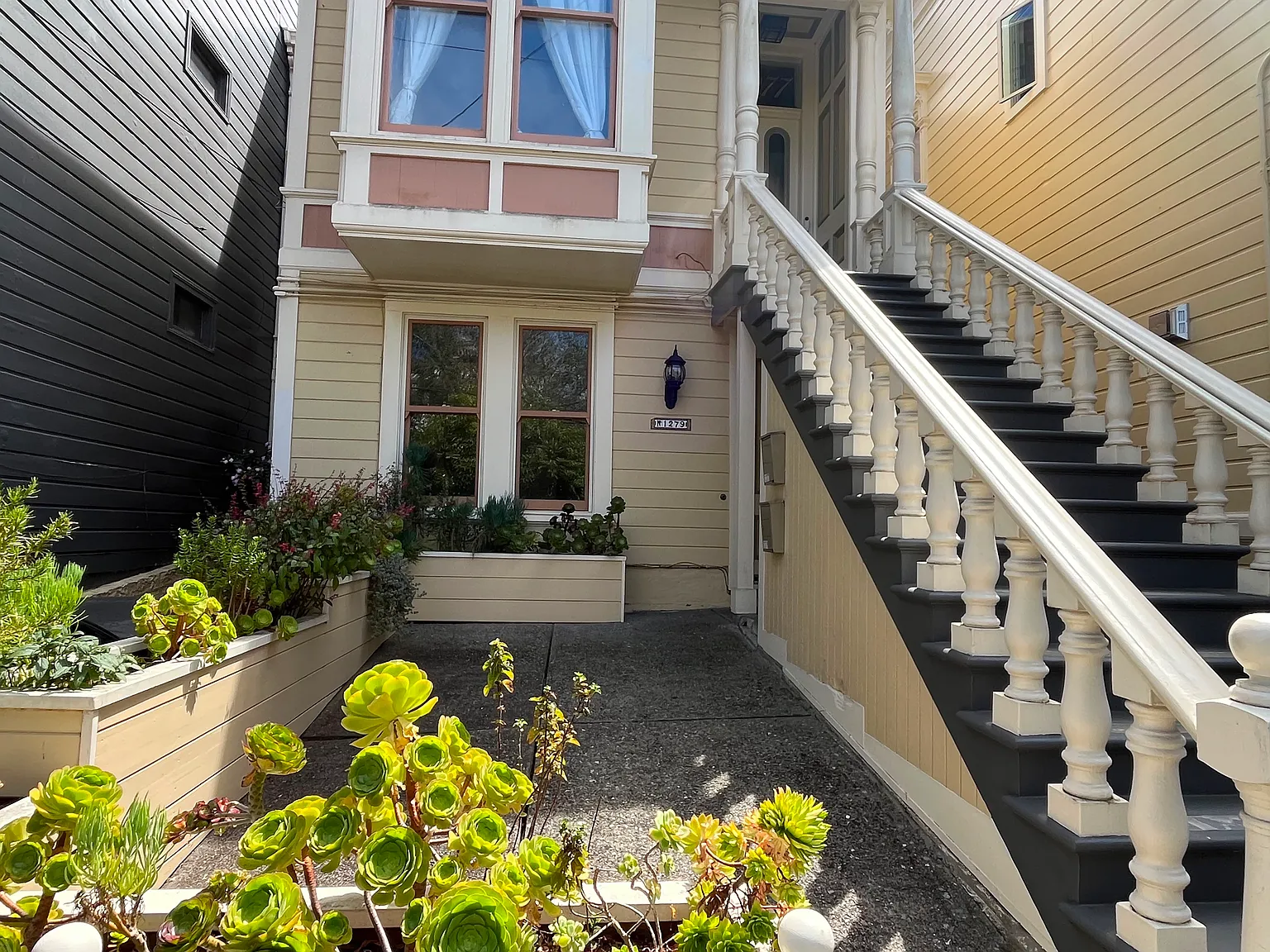 2 bed, 1106 sqft, $6,695 — Photo 2