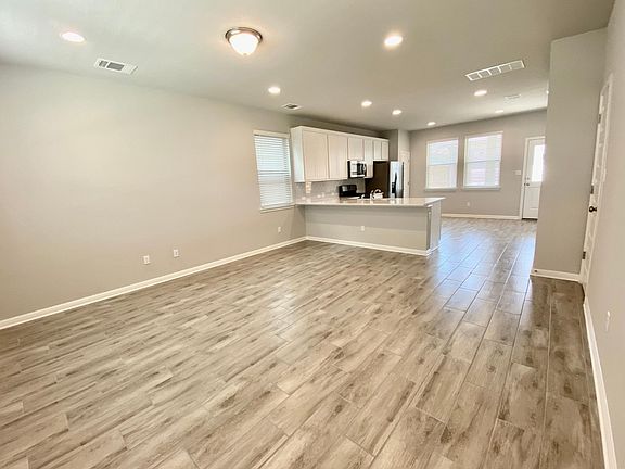 4th image of 2032 Arendale Dr