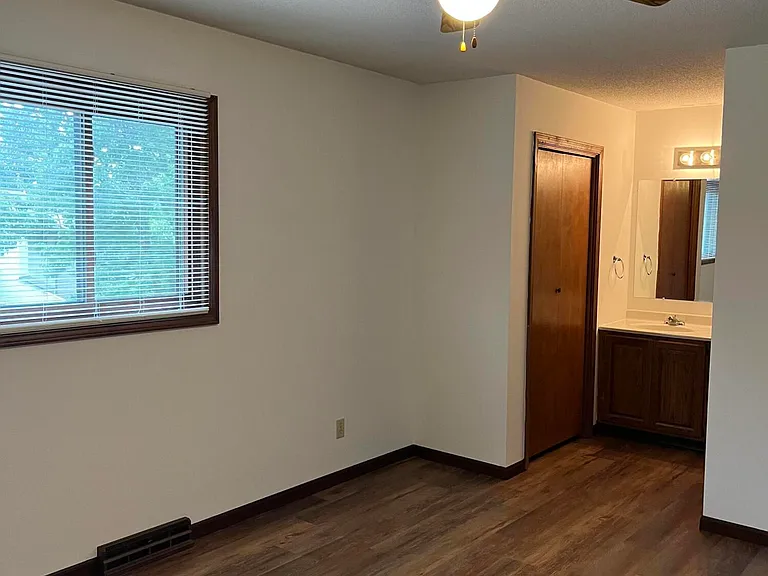 447 Foxfire Dr — Photo 9