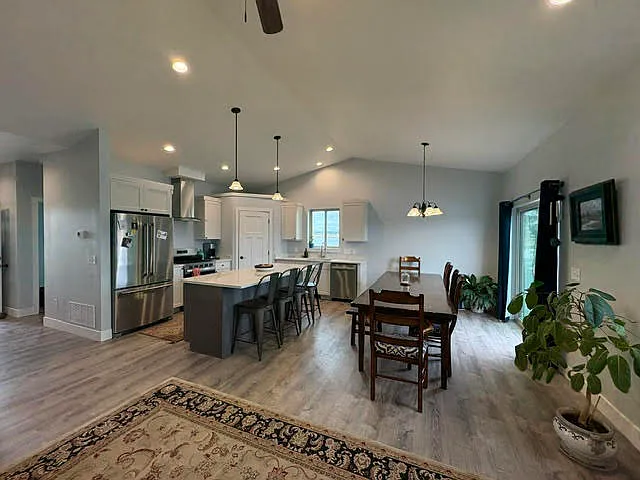 2701 Skyview Ln — Photo 3