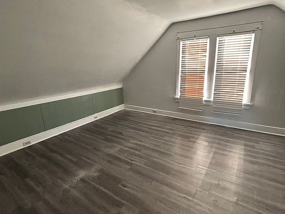 3rd image of 3722 Beekman St #2