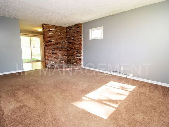 4th image of 4745 Robinwood Dr