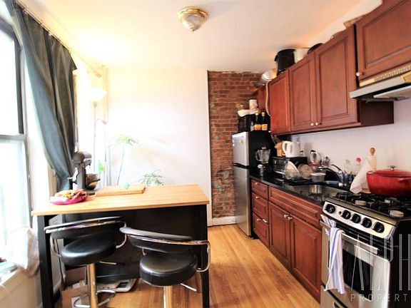 2nd image of 24 E 97th St APT 25