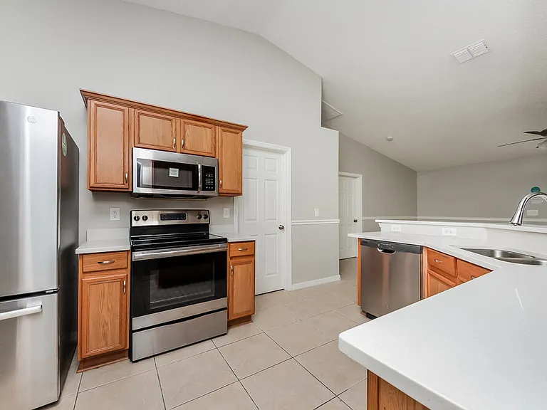 473 Martigues Dr — Photo 8