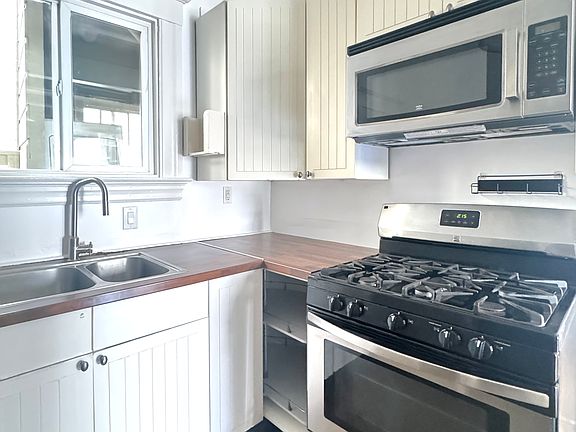 4th image of 1760 Larkin St #1