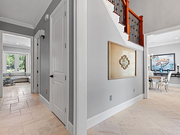 4th image of 3427 Club Estates Dr