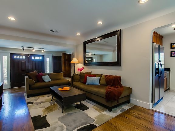 5th image of 202 Wellesley Dr NE