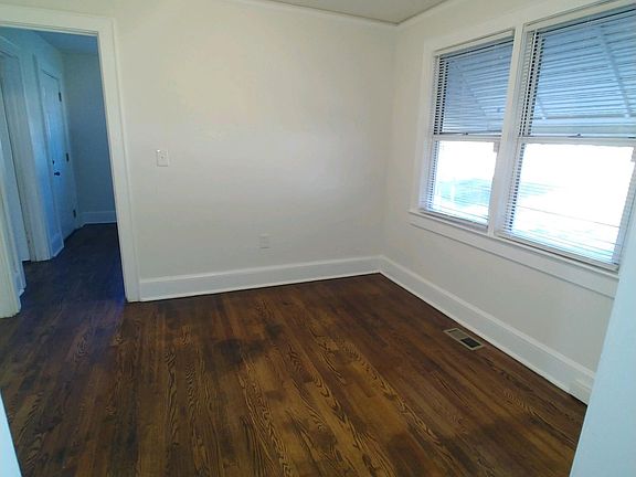 4th image of 7 Milton Dr
