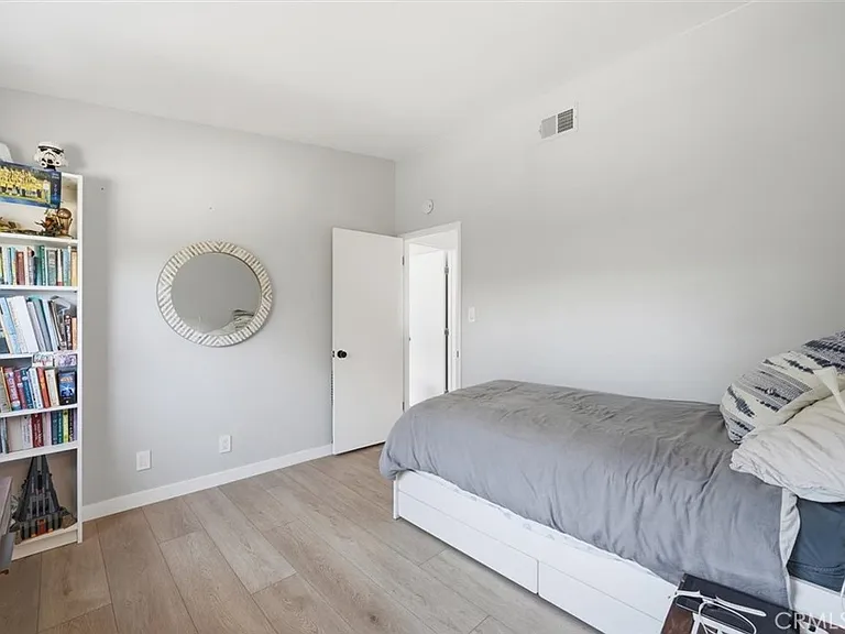 1720 Voorhees Ave — Photo 16