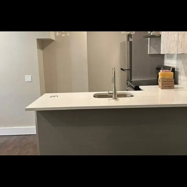 286 S Center St #2L