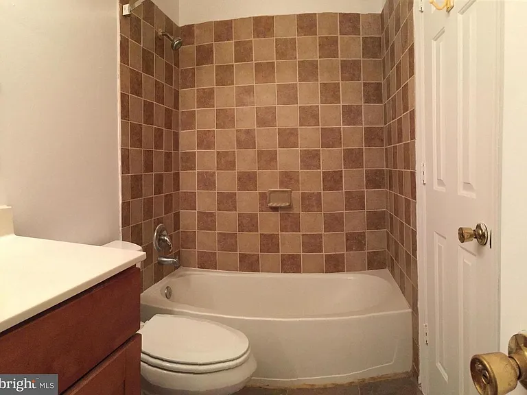 3010 McMaster Ct — Photo 18