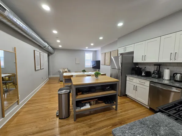 709 Pine St, Philadelphia, PA