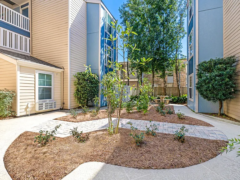 2416 Pasadena Ave — Photo 15