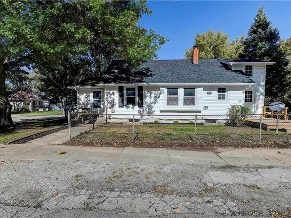 1301 N Spring St, Independence, MO 64050