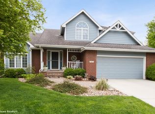 7924 Rocklyn Dr, Urbandale, IA 50322