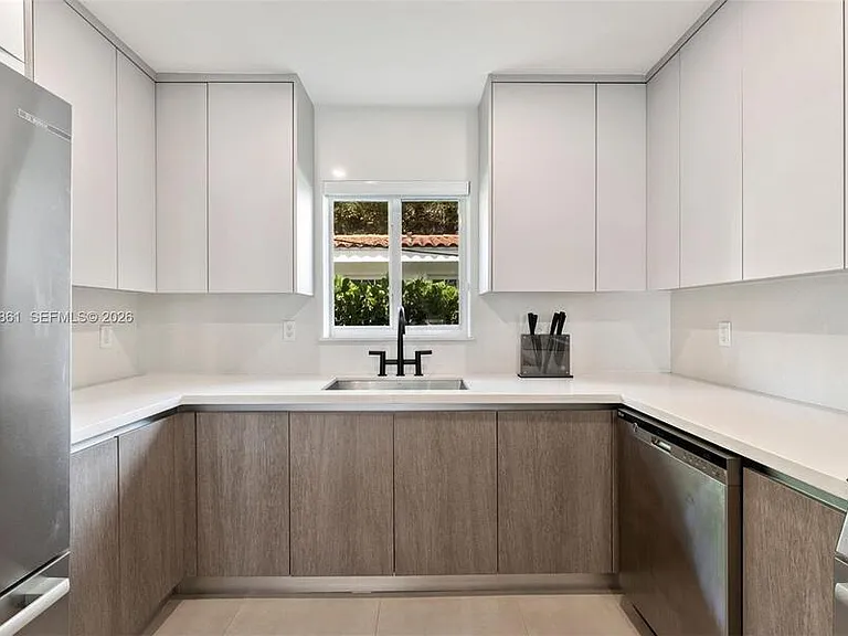 45 Palermo Ave — Photo 6