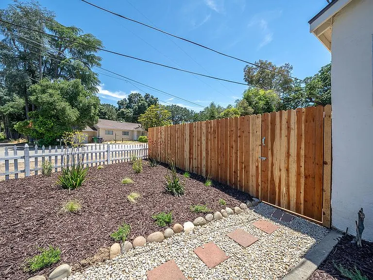 5480 Capistrano Ave #8 — Photo 17