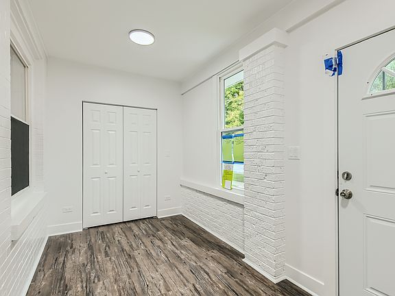 3rd image of 803 N 4th Ave