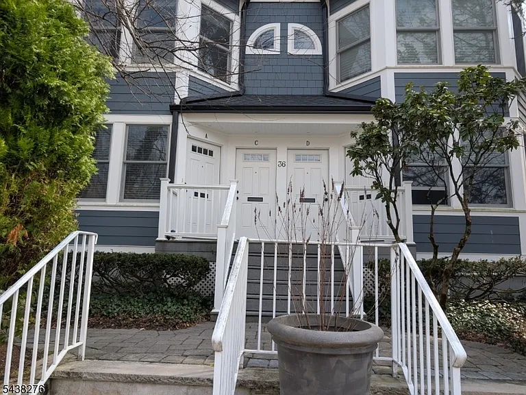 36 Phoenix Ave #A — Photo 1