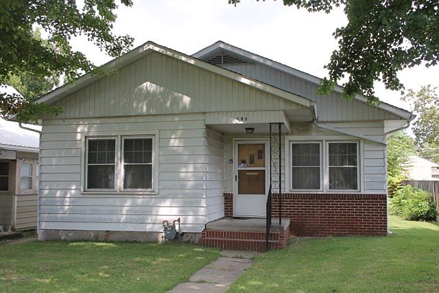 1st image of 108 E Park St