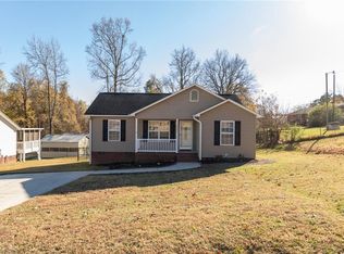 1809 Augusta Dr, Thomasville, NC 27360
