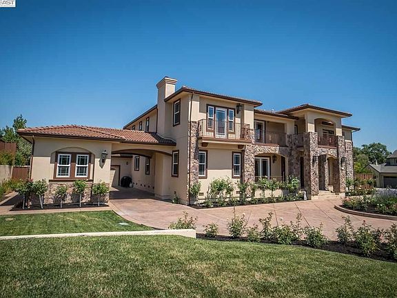 2nd image of 5682 Sunset Creek Ct