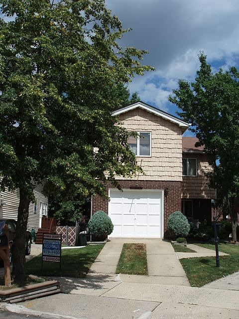 4 BEDROOM COLONIAL
