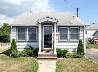 35 East Blvd, East Rockaway, NY 11518