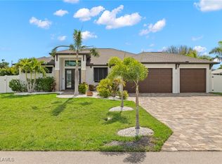 3833 SW 15th Place Cpe, Coral, FL 33914