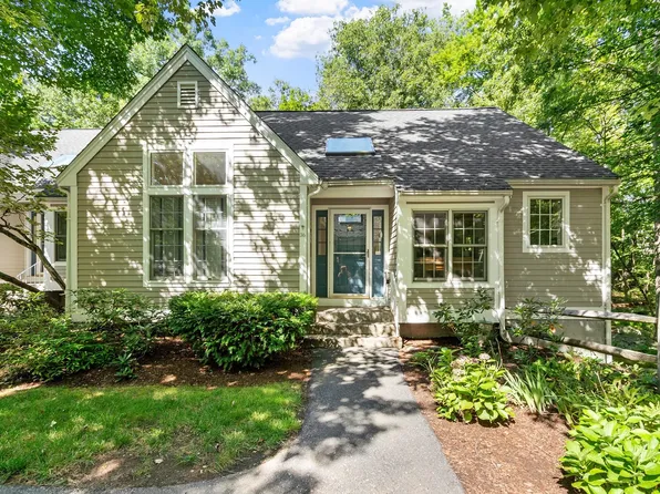 36 Brewster Ln, Acton, MA 01720