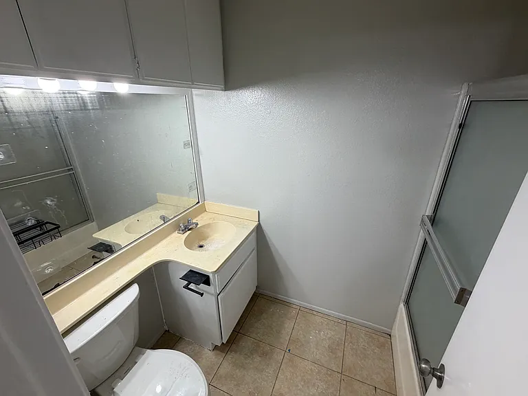 3732 Oak Creek Dr #E — Photo 11