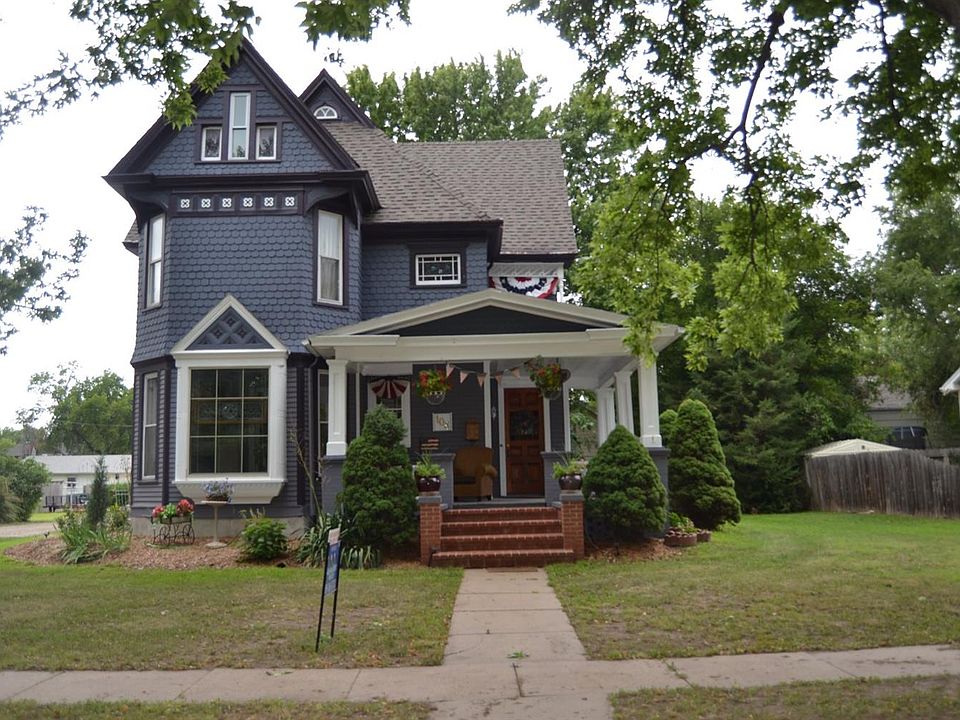 1st image of 102 N Pine St