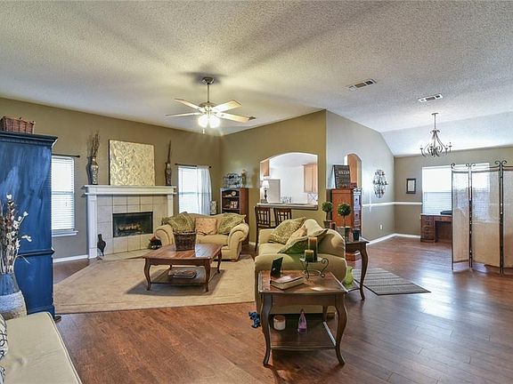4th image of 1602 Fern Dr