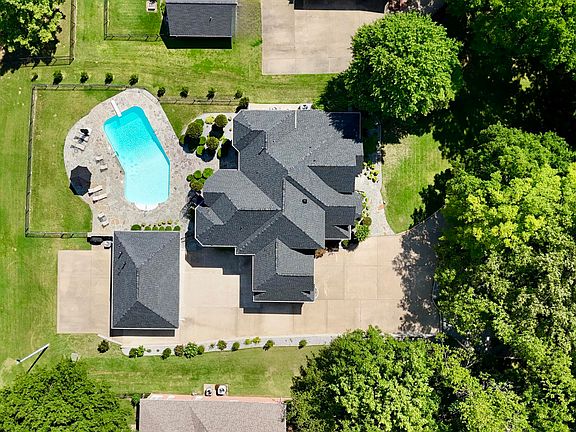 3rd image of 1636 Lannom Dr