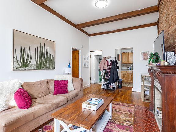 2nd image of 111 W 77th St APT 9