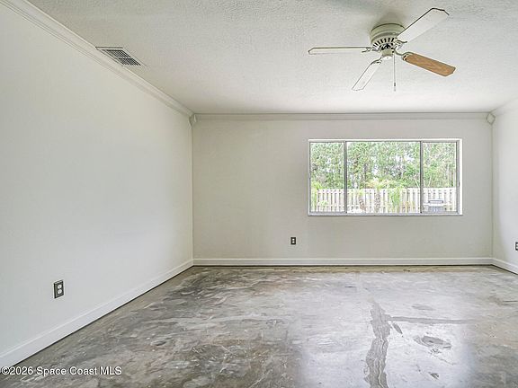 5th image of 901 Beach Ln