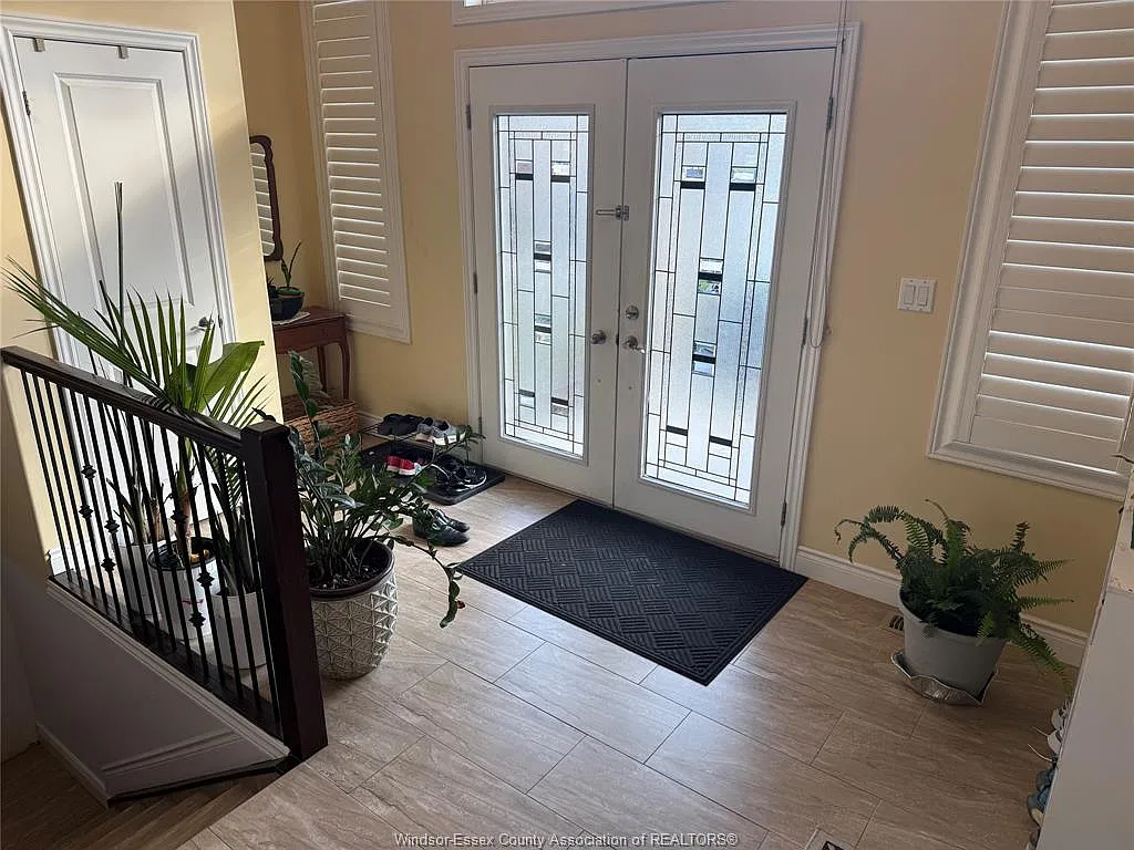 4 bed, $3,000 — Photo 2