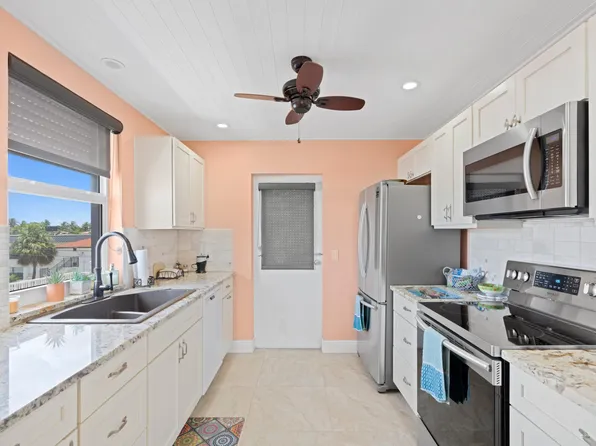 1 S Lakeside Drive #C1, Lake Worth Beach, FL 33460